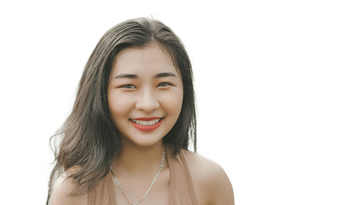 Imagen de una mujer sonriendo con fondo eliminado